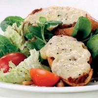 Cheesy Croute Salad Recipe