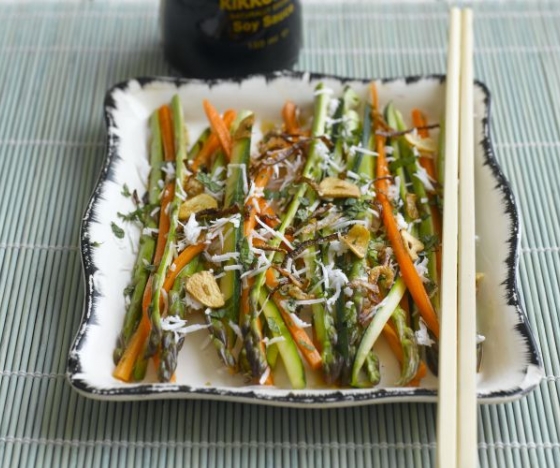 Raw Asian-style Asparagus and Carrot Salad Recipe