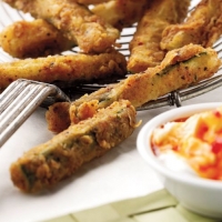 Cajun-spiced Courgettes with a Chilli Garlic Dip Recipe