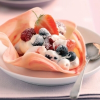 White Chocolate and Mixed Berry Cups Recipe