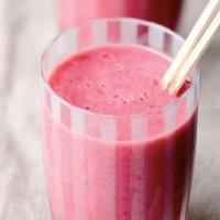 Pomegranate, Raspberry and Banana Smoothie Recipe