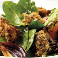 Spinach, Cherry Tomato and Red Onion Salad with Warm Pesto Wholegrain Croutons Recipe