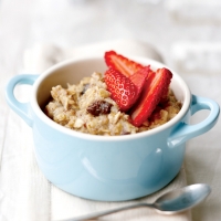 Muesli Porridge and Strawberries Recipe